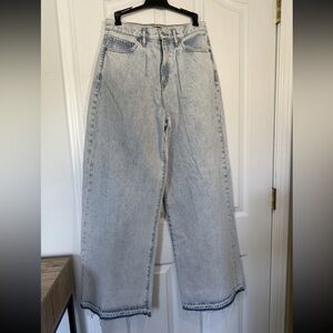 Express Women's Light Wash Relaxed Wide Leg Super High Rise 8R Jeans